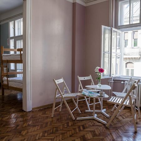 בלגרד Roommates Hostel מראה חיצוני תמונה