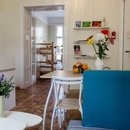 בלגרד Roommates Hostel מראה חיצוני תמונה