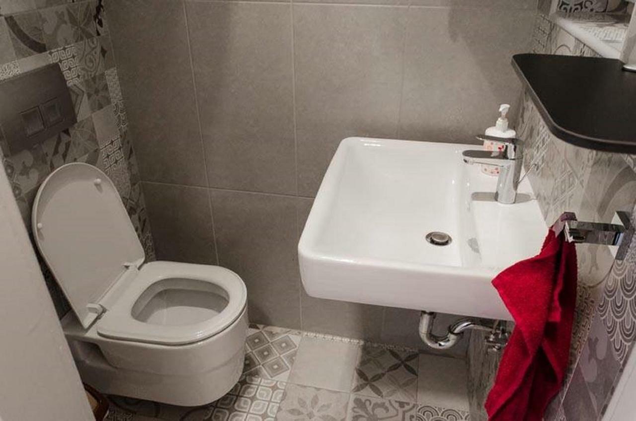 בלגרד Roommates Hostel מראה חיצוני תמונה